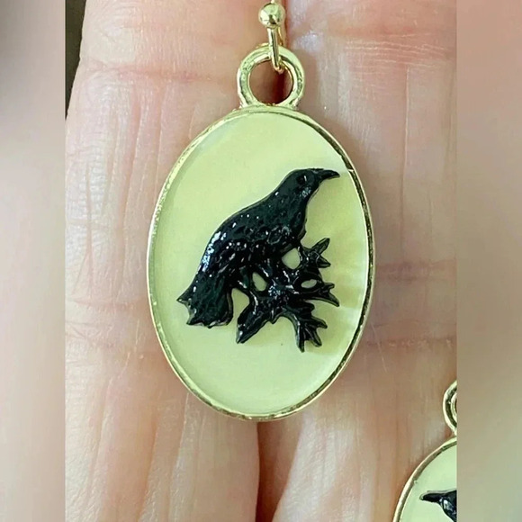Raven Gothic Dark Cameo Style Halloween Earrings NEW - Picture 2 of 3